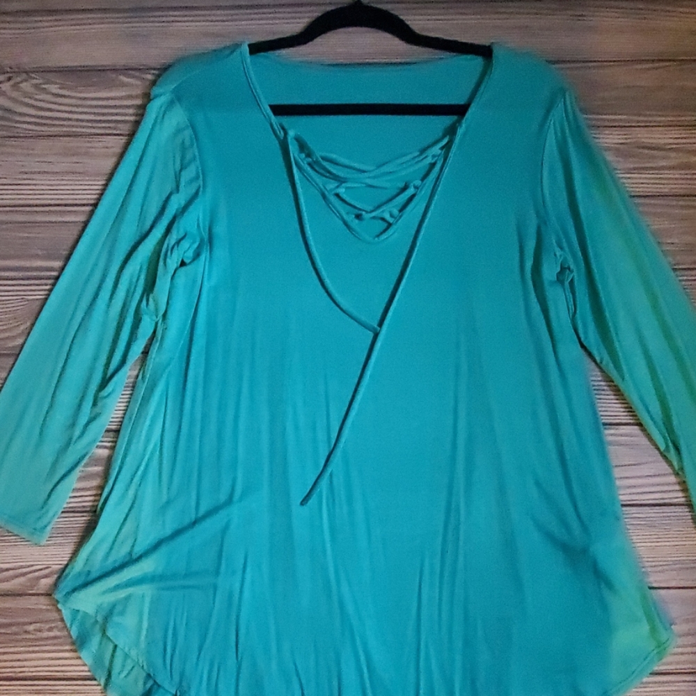 Mint Embroidered  Top S,M,L - Picture 2 of 4